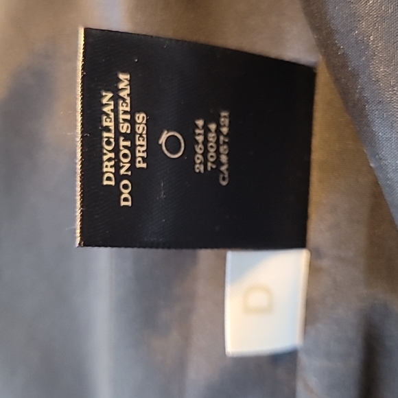 Ann Taylor - Picture 10 of 11